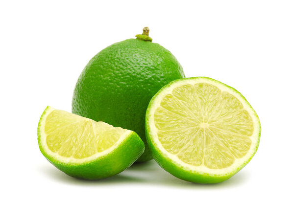 известь изолированы на белом фоне