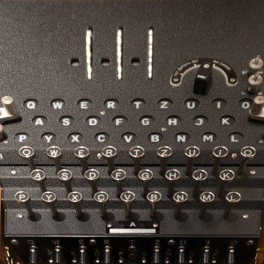 Enigma Makinesi Kapat