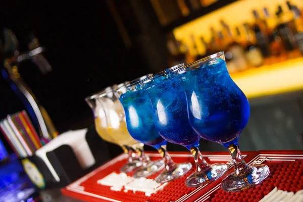 Cócteles azules alcohólicos — Foto de Stock