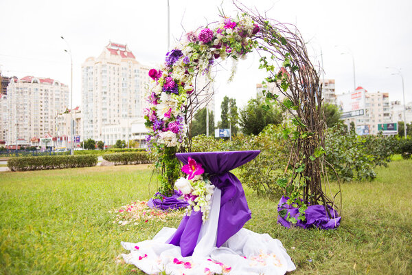 wedding flower arch