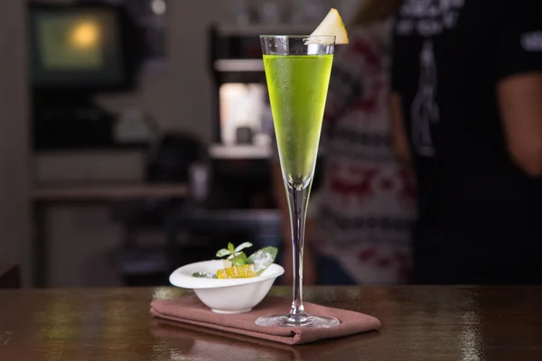 Cocktail med melon och mynta — Stockfoto