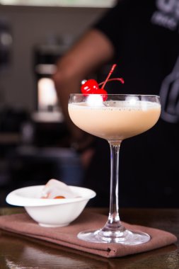 kremsi alkollü kokteyl