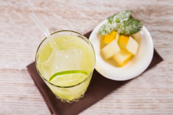 Groene alcoholische cocktail — Stockfoto