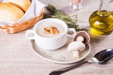 çorba ile tavuk krem