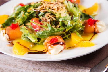 kırmızı balık ve portakal salatası