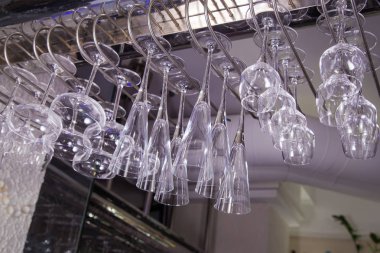 boş bir bardak şarap için