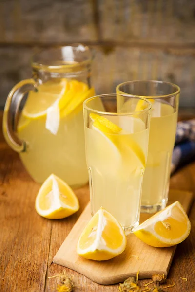 Fresh lemon drink — Stock Photo, Image