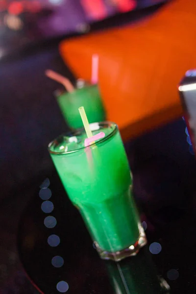 Alcoholic green cocktails — Stock Photo, Image
