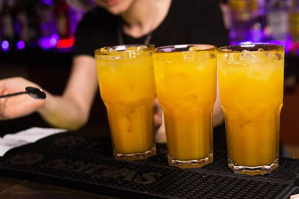 Alcoholic yellow cocktails — Stock Photo, Image