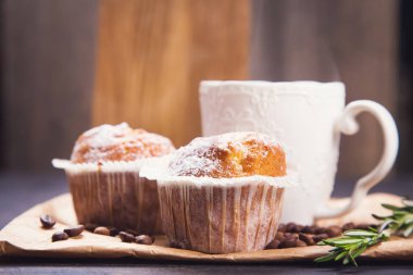 Sıcak kahve ile kek