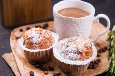 Sıcak kahve ile kek