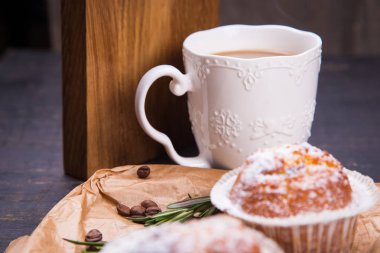 Sıcak kahve ile kek