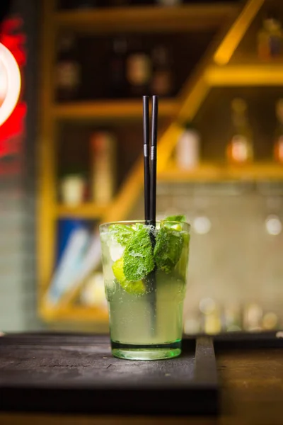 Cocktail vert alcoolisé — Photo