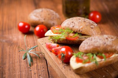 sandviç domates ile