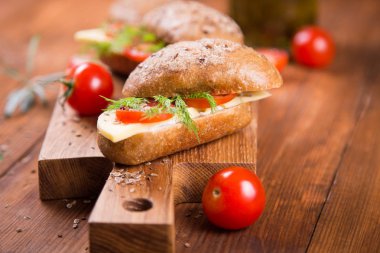 sandviç domates ile