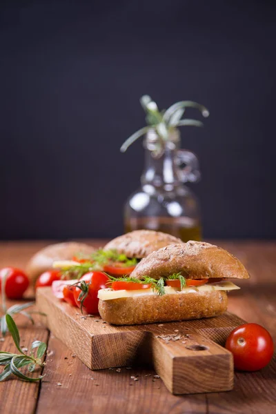 Sandwich mit Tomate — Stockfoto