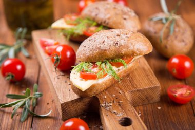 sandviç domates ile