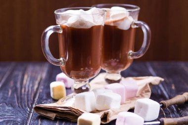 Kakao marshmallows içkiyle