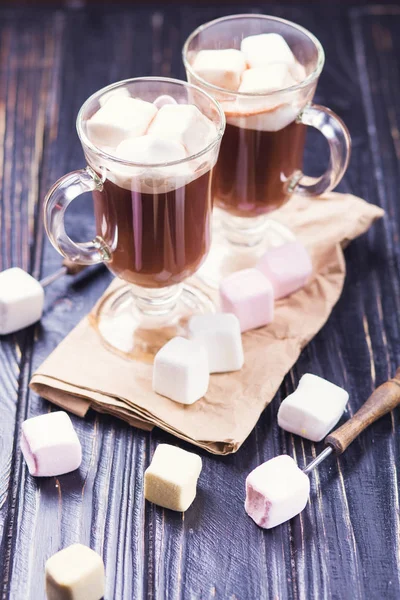 Bebida de cacau com marshmallows — Fotografia de Stock