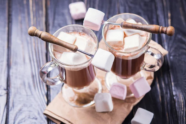 Chocoladedrinks met marshmallows — Stockfoto