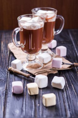 Kakao marshmallows içkiyle