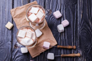 Kakao marshmallows içkiyle