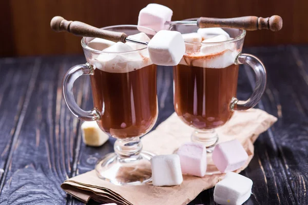 Chocoladedrinks met marshmallows — Stockfoto