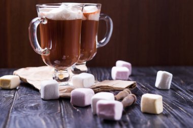 Kakao marshmallows içkiyle