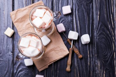 Kakao marshmallows içkiyle