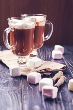 Kakao marshmallows içkiyle