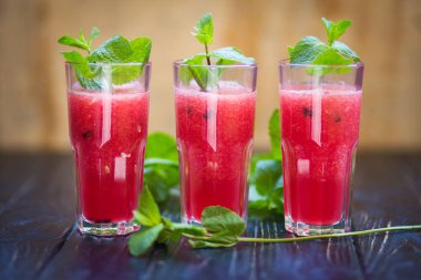 karpuz içecek nane ile