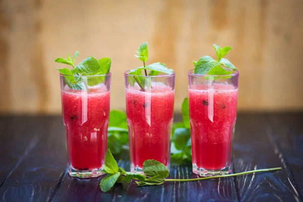 karpuz içecek nane ile