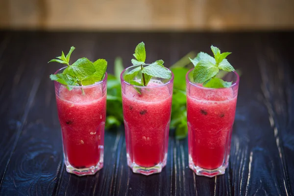 karpuz içecek nane ile