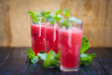 karpuz içecek nane ile