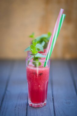 karpuz içecek nane ile