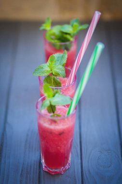 karpuz içecek nane ile