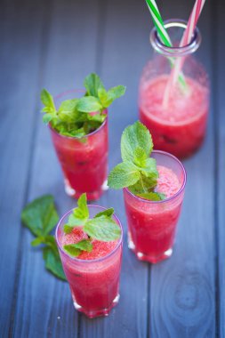 karpuz içecek nane ile