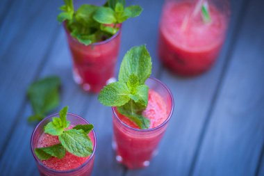 karpuz içecek nane ile