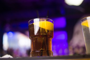 kahverengi alcolollic içki