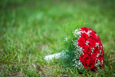 kırmızı düğün buketi