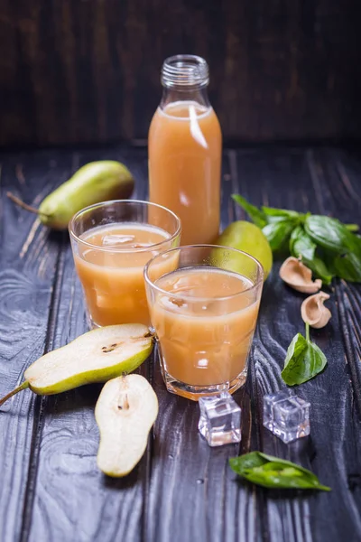 Cold pear drink — Stock Photo, Image