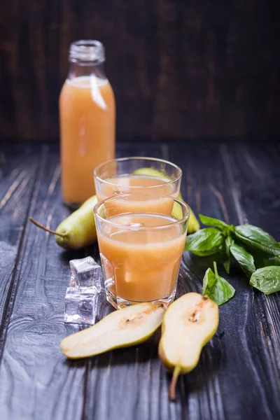Cold pear drink — Stock Photo, Image