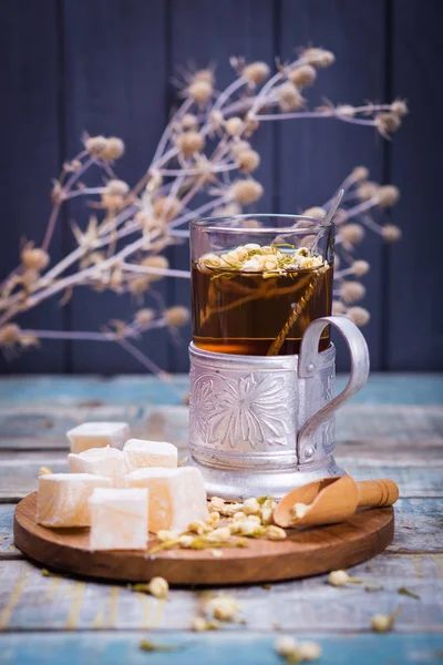 Türk lokumu ile çay