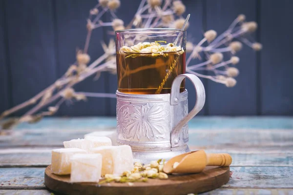 Türk lokumu ile çay