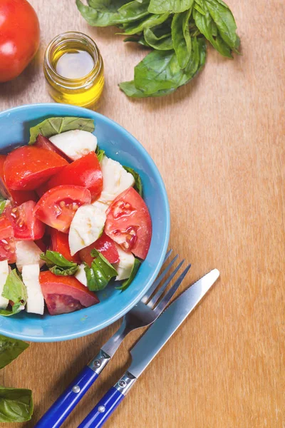 taze caprese salatası