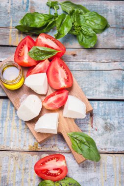 Taze domates ve Mozzarella.