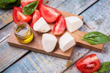 Taze domates ve Mozzarella.