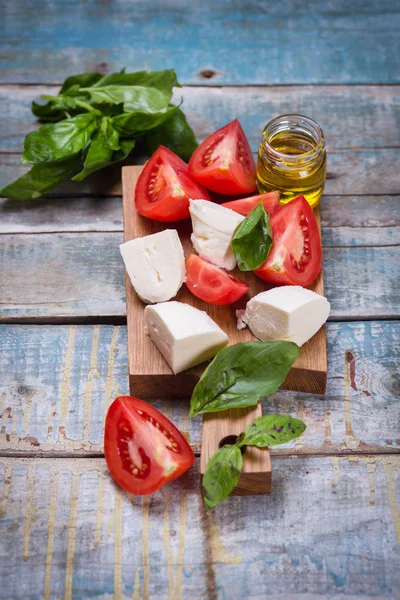 Taze domates ve Mozzarella.