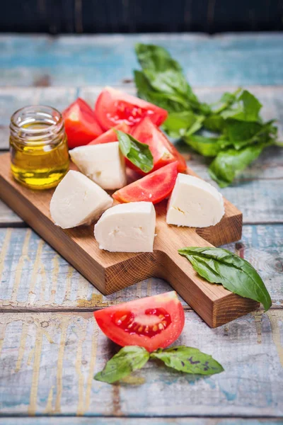 Taze domates ve Mozzarella.