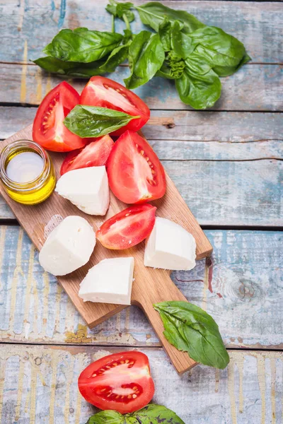 Taze domates ve Mozzarella.